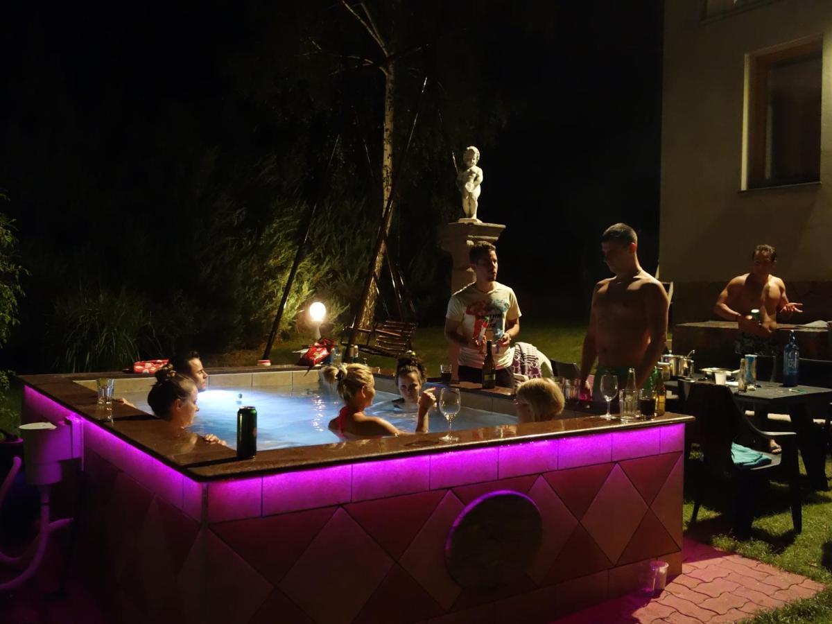 Pilis Hills View Deluxe House With Pool & Ac Near Bp Βίλα Pilisszentivan Εξωτερικό φωτογραφία