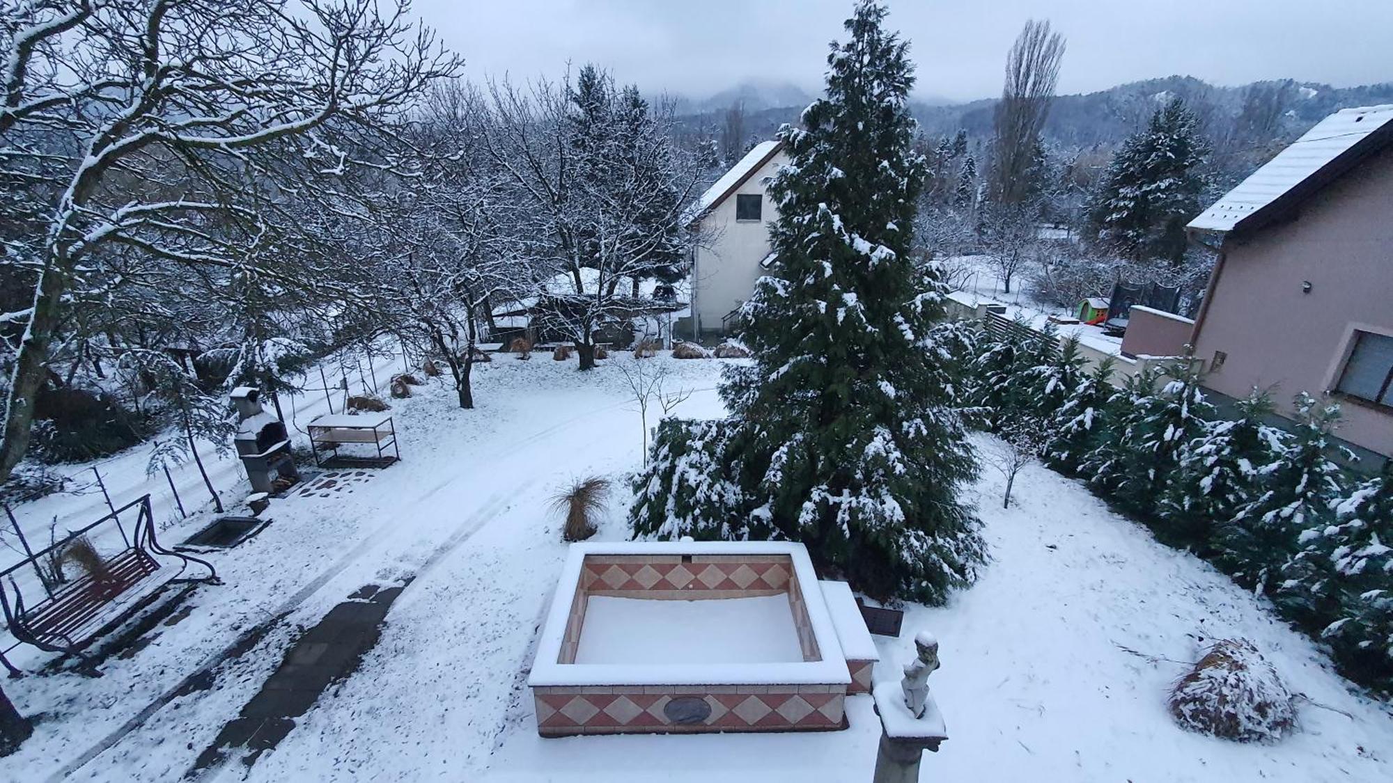 Pilis Hills View Deluxe House With Pool & Ac Near Bp Βίλα Pilisszentivan Εξωτερικό φωτογραφία